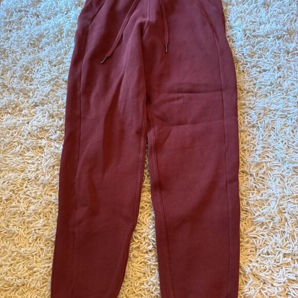 Lululemon Scuba High Rise Jogger - Picture 2 of 11